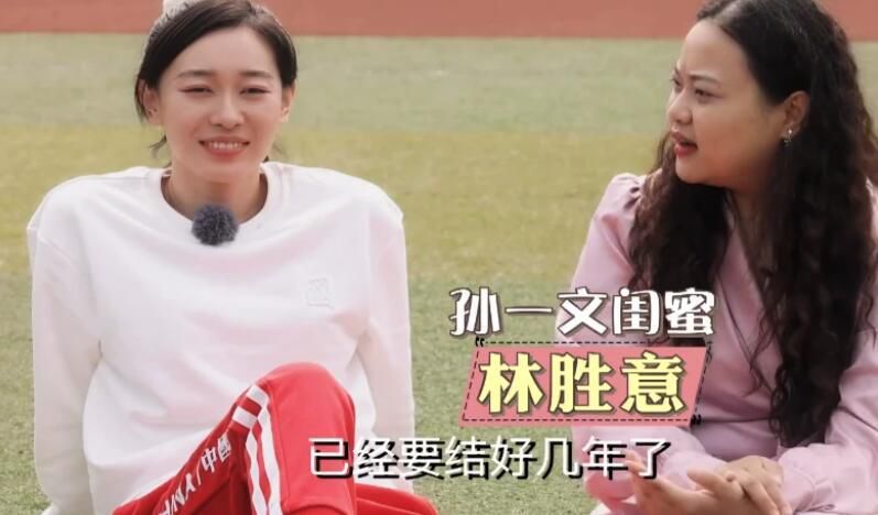 美女扒开屁股